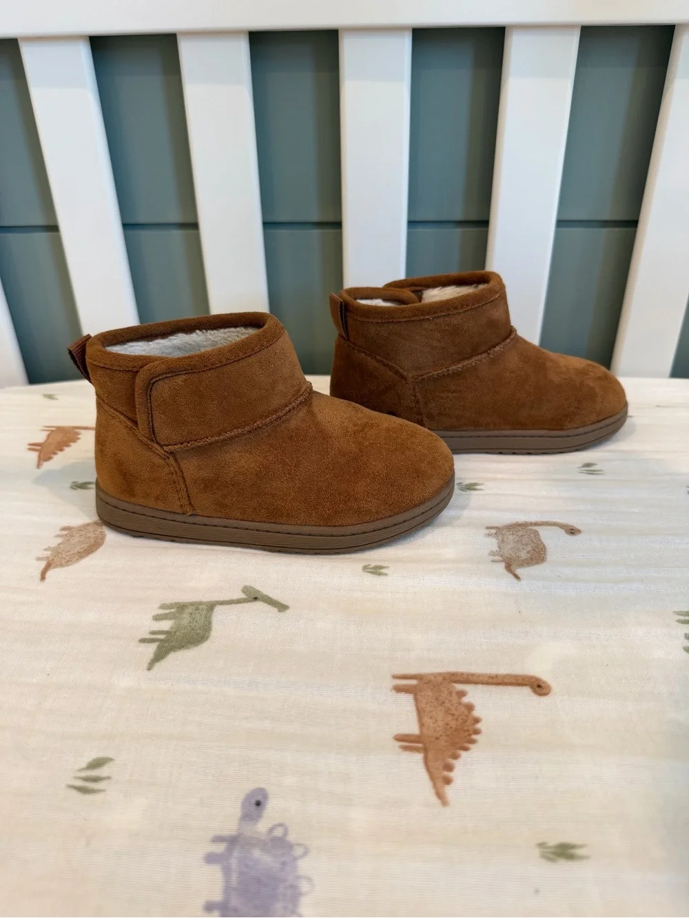 Old Navy Toddler Faux-Suede Sherpa-Lined Boots Size 9